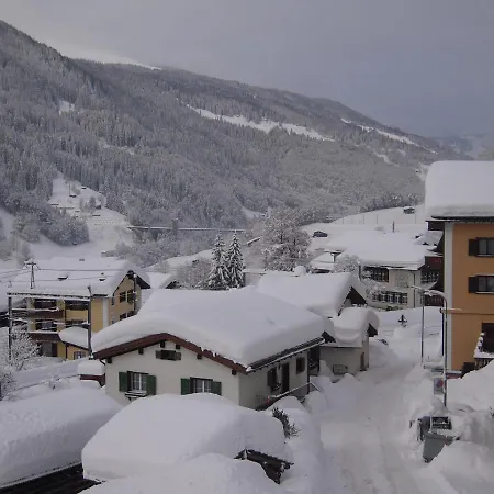 Apartment Haus Rufinis Klosters-Serneus